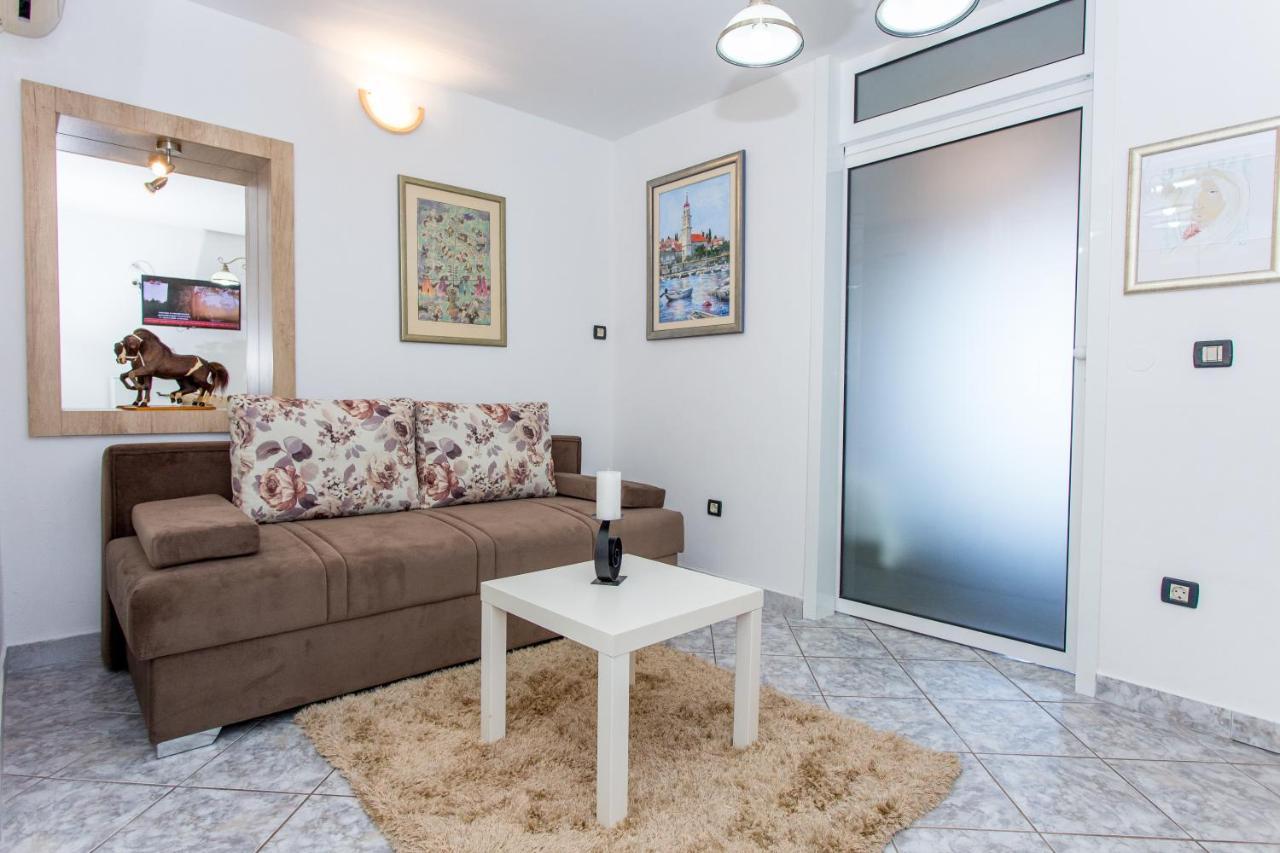 Apartments Desiree スティヴァン エクステリア 写真