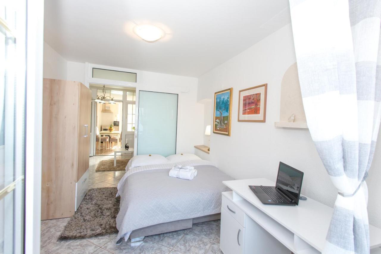 Apartments Desiree スティヴァン エクステリア 写真